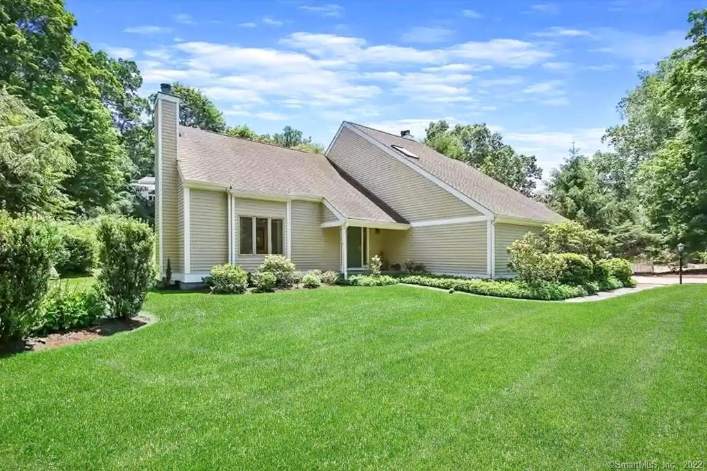18 Cross Highway — exterior photo