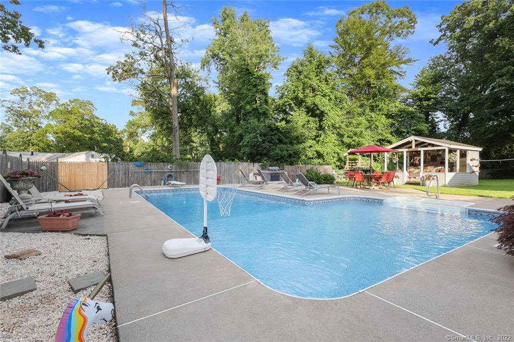 14 Hillandale Manor — exterior photo