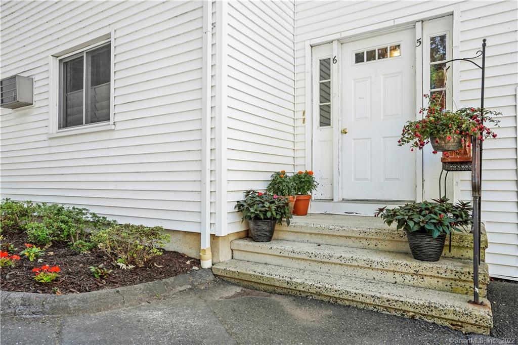 284 Hubbard Avenue, Unit 6 — exterior photo