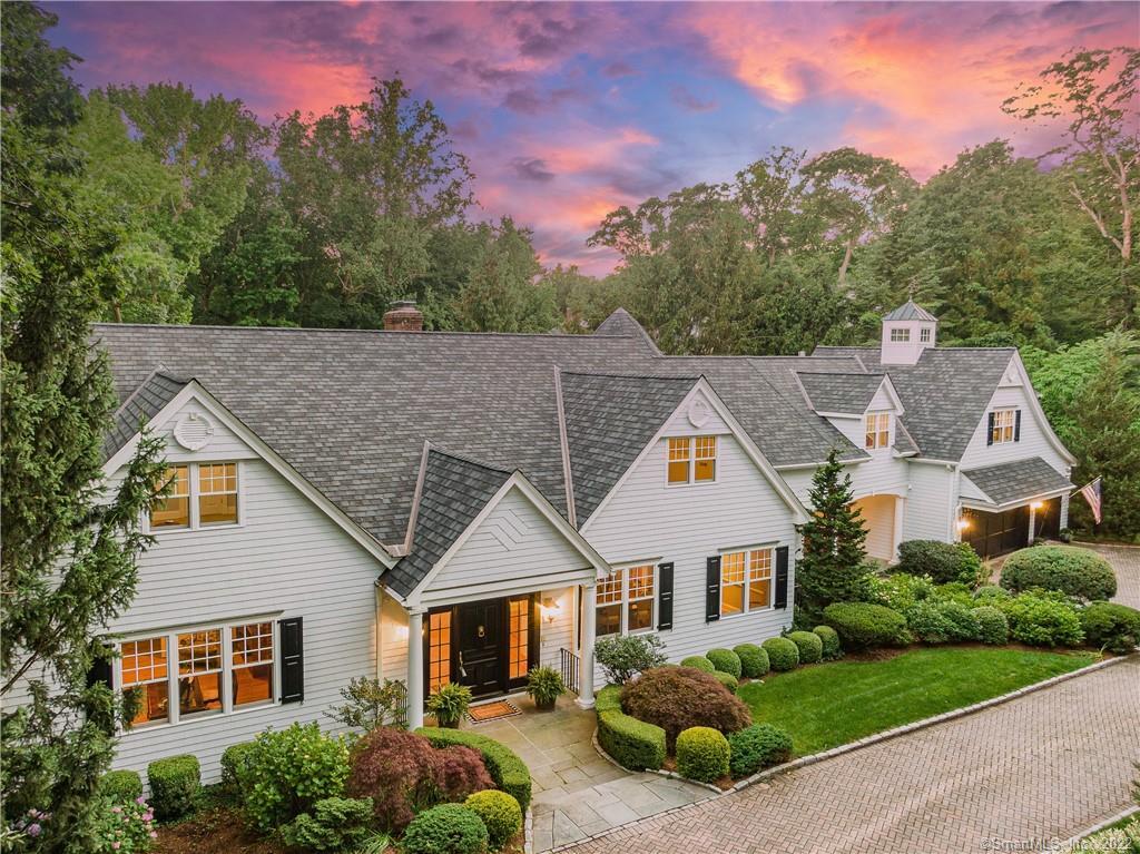 11 Hope Drive — exterior photo