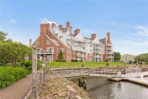 43 Harbor Drive, Unit 407