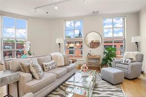10 Ann Street, Unit 205
