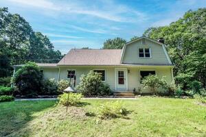 4 Saddle Ridge Road