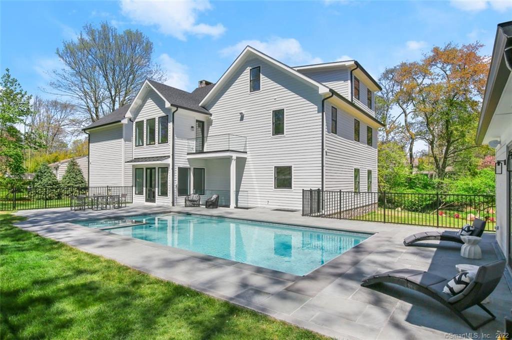 6 Meadowbrook Lane — exterior photo