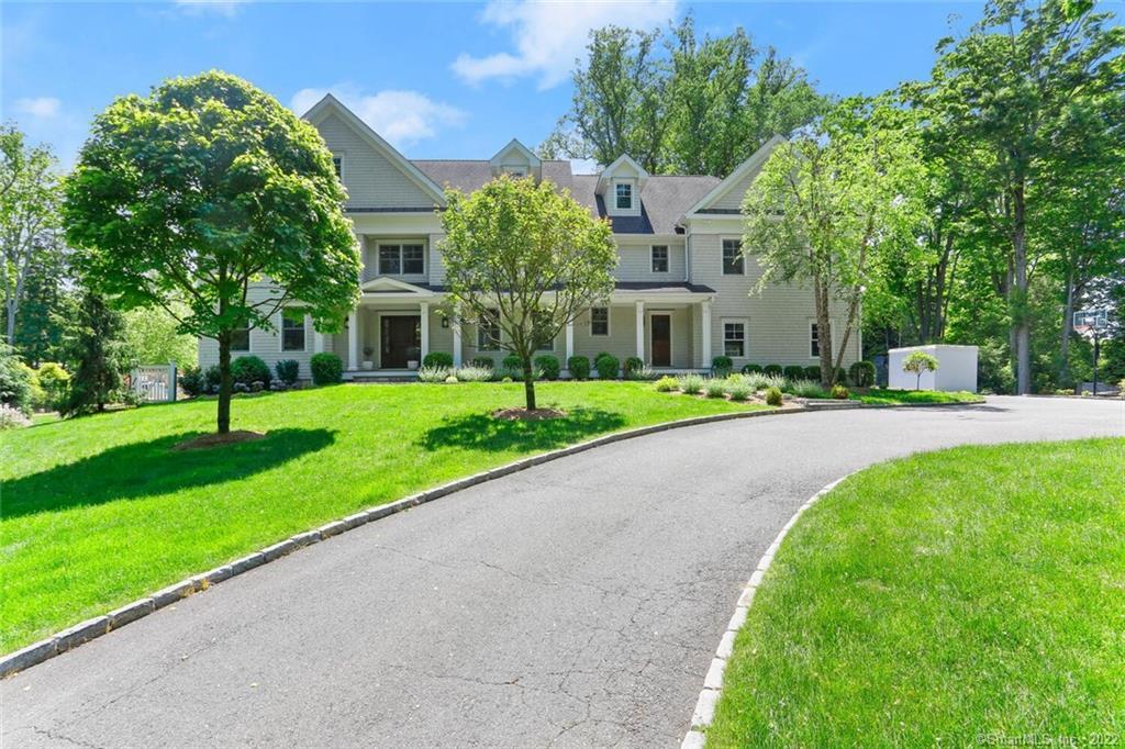 6 Coach Lane — exterior photo