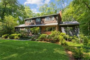 29 Weed Avenue