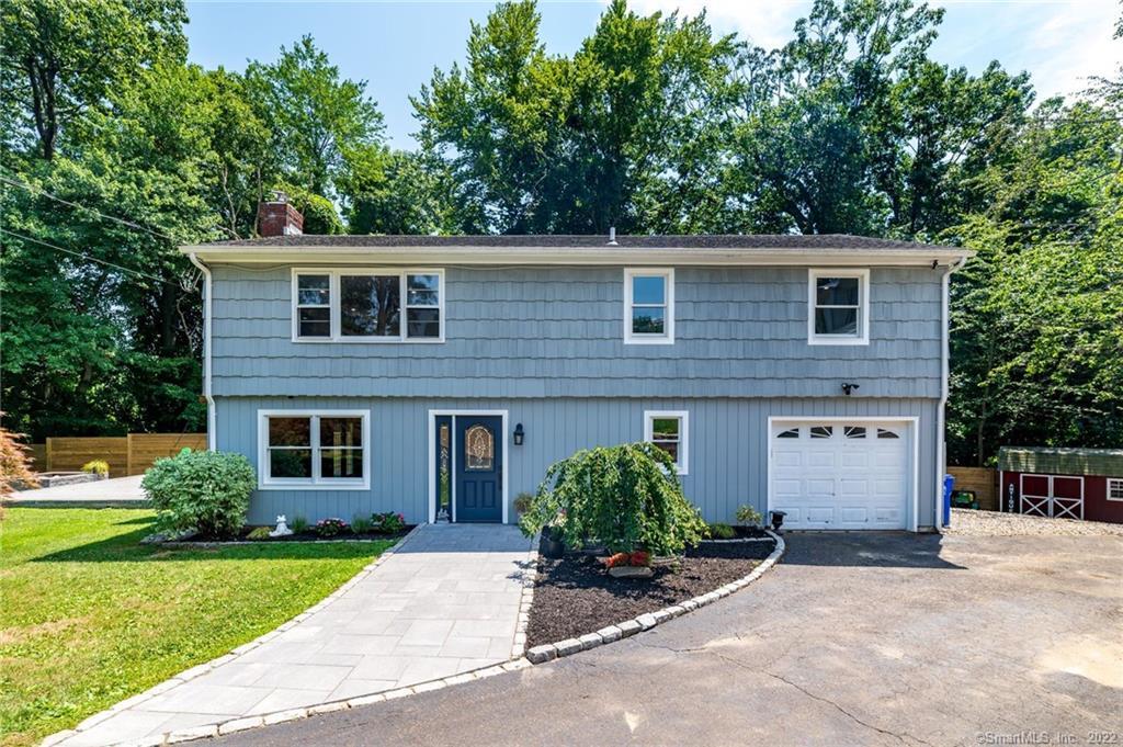 17 Kingsbury Road — exterior photo