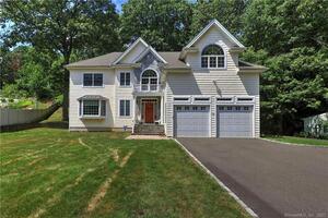 19 Woodlawn Drive