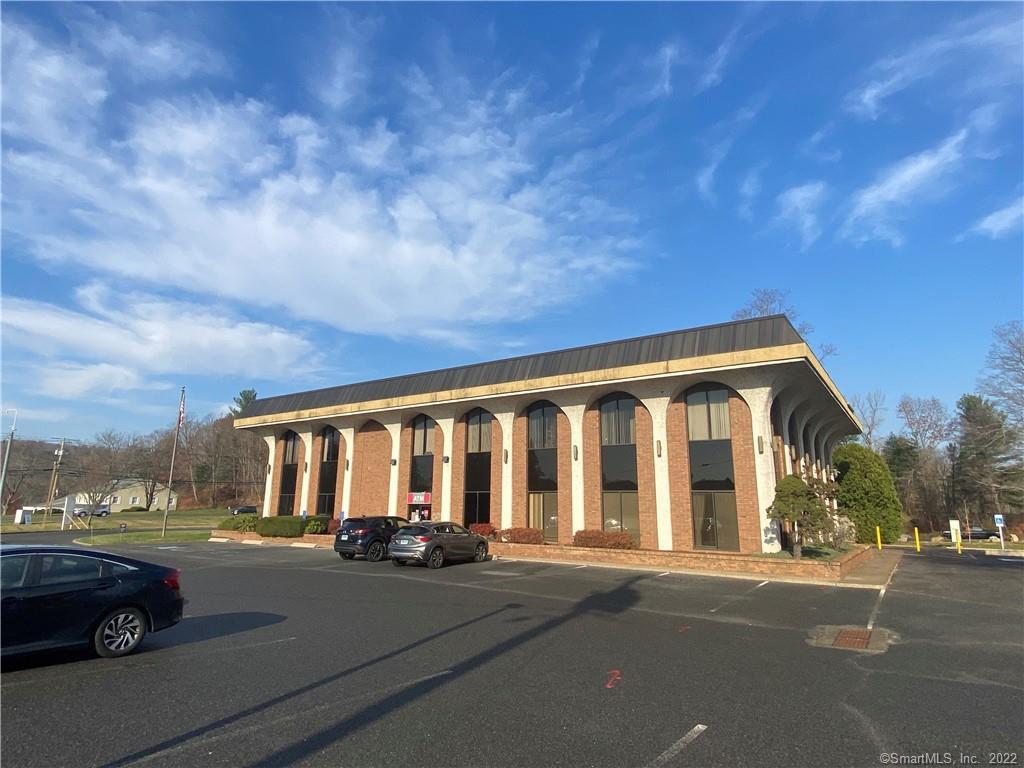 2nd floor office space in elevatored buidling at the corner of Main Street South and Sherman Hill Road in downtown Woodbury. Spaces from 347 SF up to 1, 732 SF available.