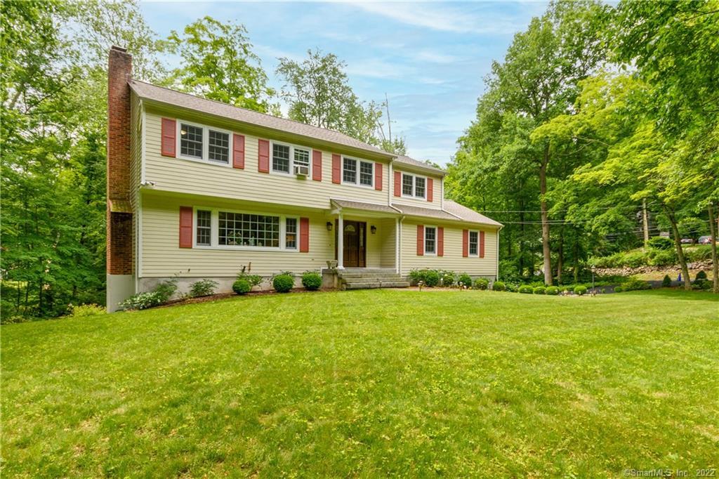 102 Range Road — exterior photo