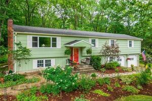 10 Phyllis Lane