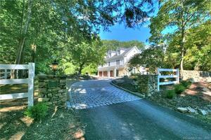 10 Graystone Lane
