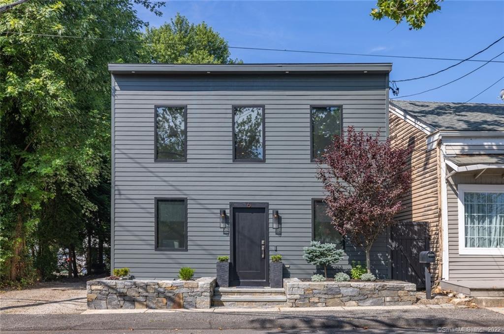 6 Rings End Road — exterior photo