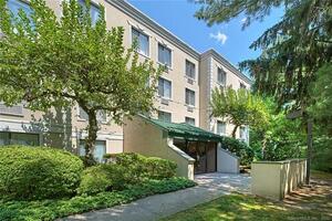 1535 Putnam Avenue, Unit 304