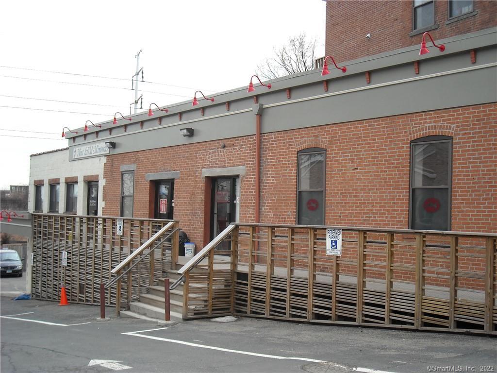 BEAUTIFULLY UPDATED LANDMARK BUILDING. GROUND FLOOR SPACE FEATURES OPEN FLOOR-PLAN; FRONTAGE ON STATE STREET; GLASS WINDOWS AND DOORS, 2 ENTRANCES, HANDICAP ACCESS; 9' CEILINGS; NEW HVAC, FIRE AND SECURITY ALARM; PARKING FOR 25+ CARS ON NEWLY PAVED ASPHALT; MINUTES TO DOWNTOWN NEW HAVEN, HAMDEN, NORTH HAVEN, I91, I95 MIDDLETOWN AVE AND STATE STREET RAMPS).