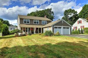 7 Gwendolyn Drive