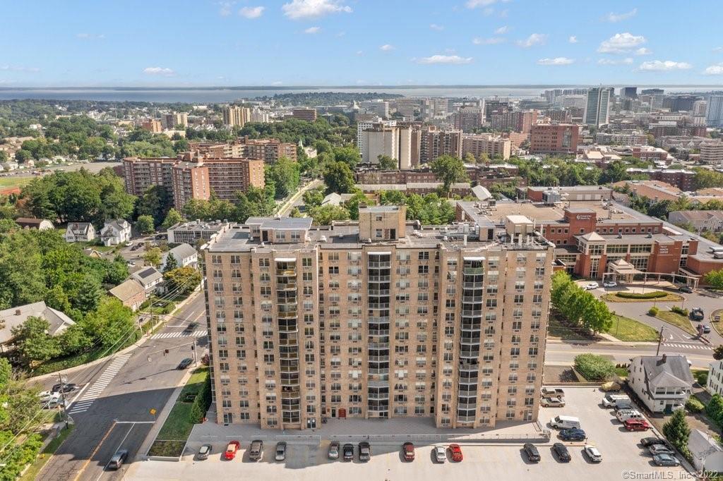 1 Strawberry Hill Court, Unit 5G — exterior photo