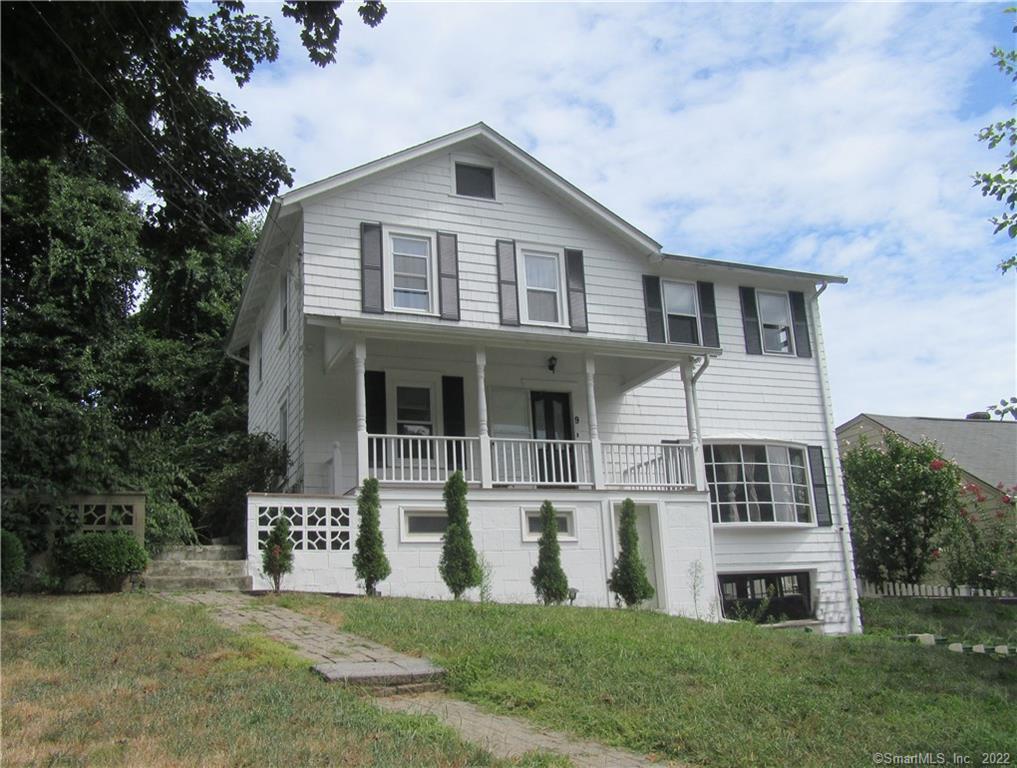 9 Brookside Court — exterior photo