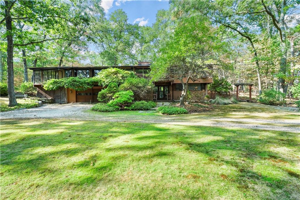 30 Moriarity Drive — exterior photo
