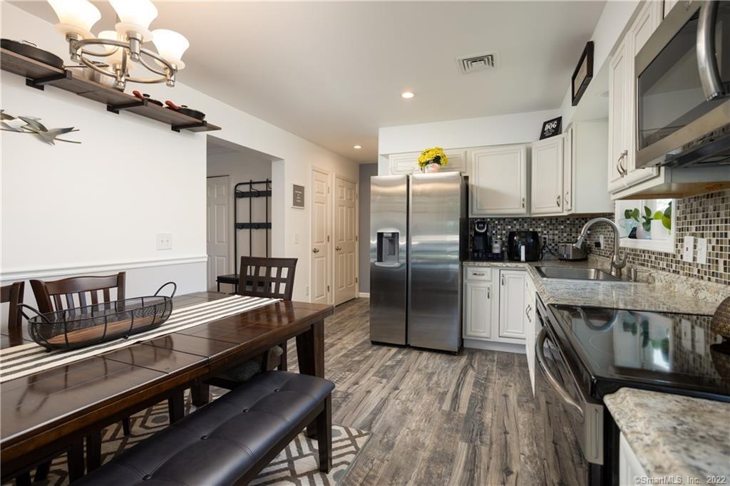 2 Terry Lane, Unit 2 — exterior photo