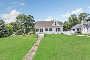 1349 Huntington Turnpike