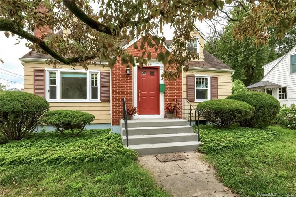 999 Oldfield Road — exterior photo