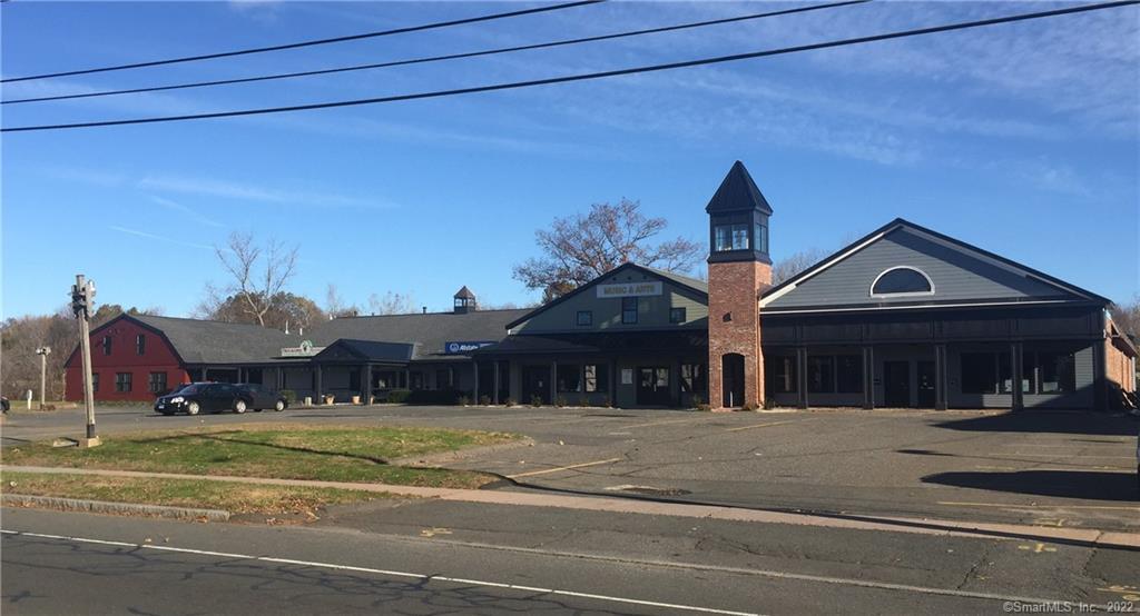 1, 350 sf office/retail sublease in multi-tenant center on Main Street, East Hartford just north of Glastonbury town line.Sublease that expires December 31, 2024. Landlord willing to discuss additional term.