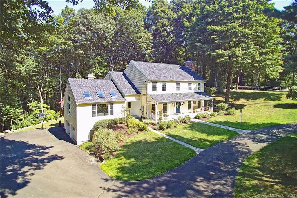6 Lounsbury Lane — exterior photo