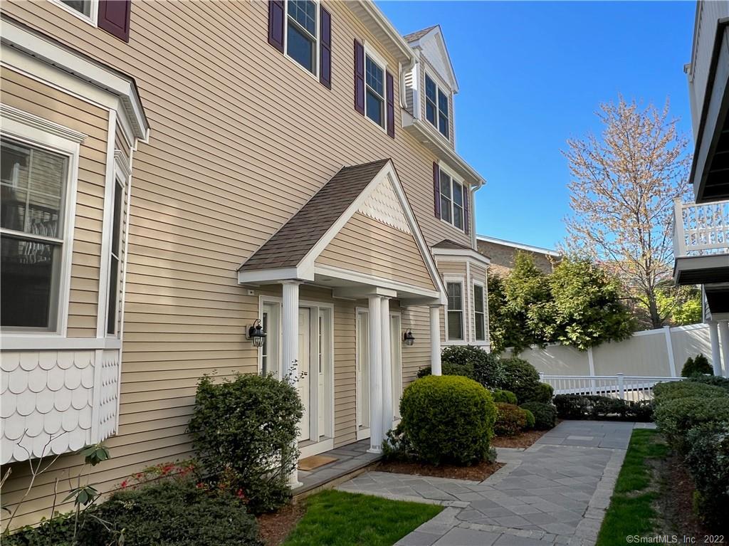 160 Glenbrook Road, Unit 3C — exterior photo