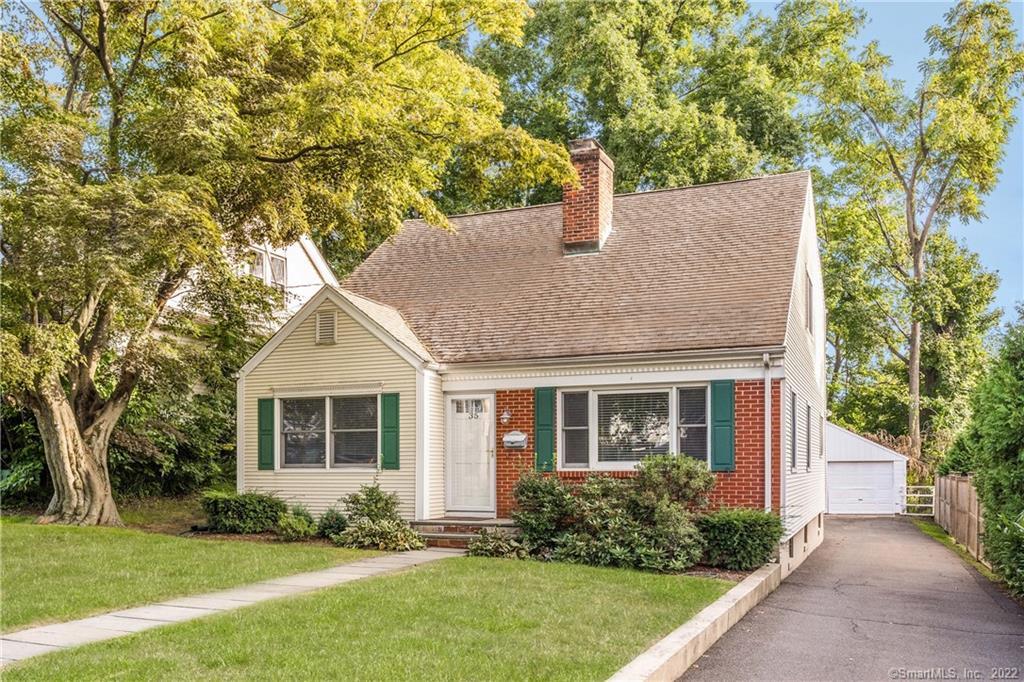 35 Woodland Drive — exterior photo