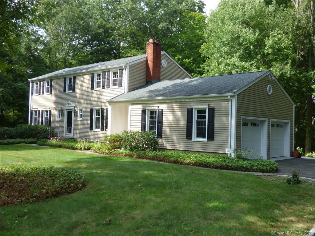 37 Grey Hollow Road — photo 1