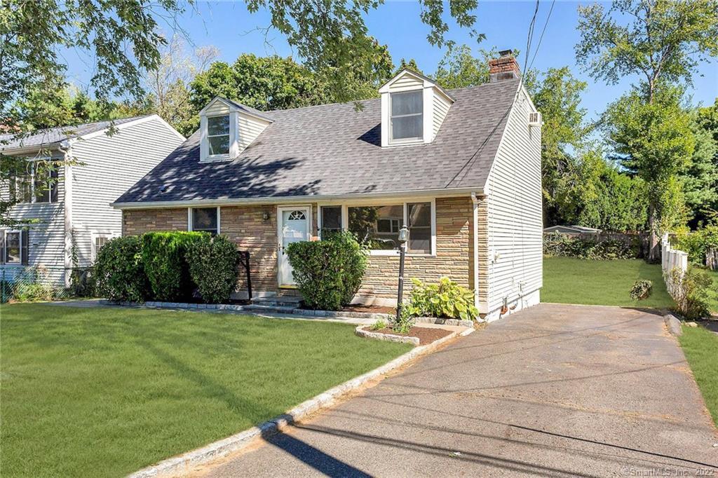 158 Waterbury Avenue — exterior photo