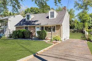 158 Waterbury Avenue