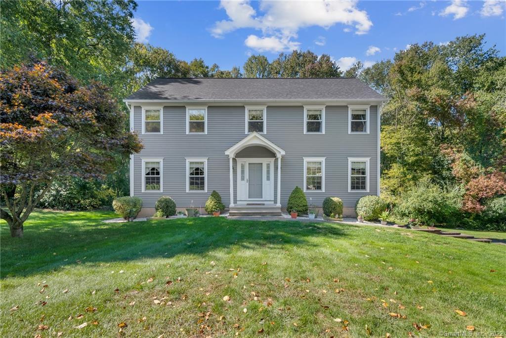 11 Elana Lane — exterior photo