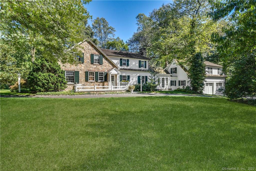 2 Mystic Lane — exterior photo