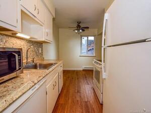 4 Glenwood Avenue, Unit B8