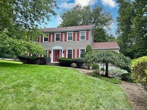 8 Heritage Hill Road