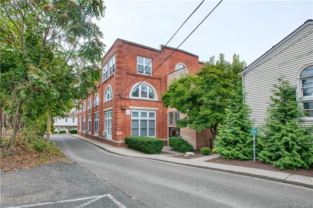 32 Pine Street, Unit 27 — exterior photo