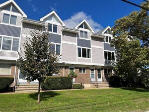 25 Cottage Street, Unit 207