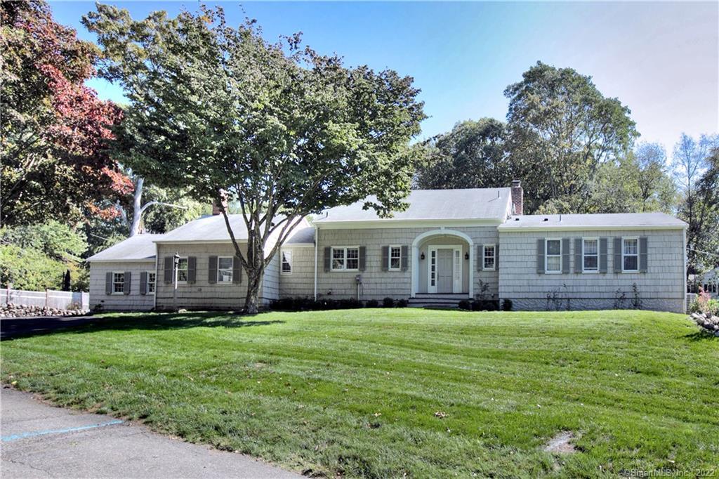 6 Hazelnut Road — exterior photo