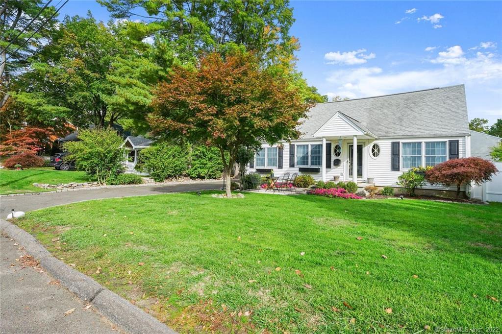 47 Sleepy Hollow Lane — exterior photo