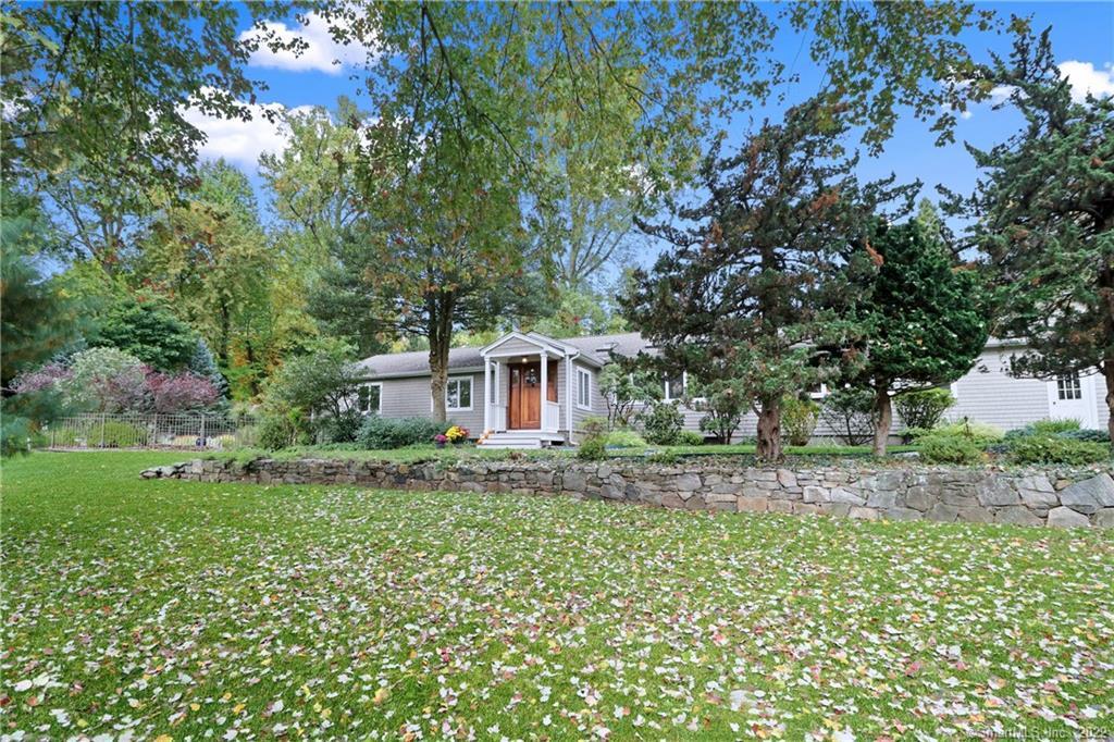 11 High Point Road — exterior photo