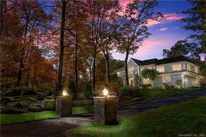 10 Fox Glen Drive