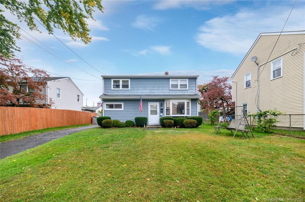 34 Lewelyn Road — exterior photo