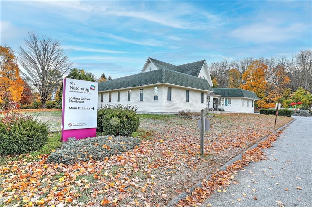 INVESTORS TAKE NOTE- EXCELLENT PORTFOLIO BUILDER- 7800 SQ FOOT COMMERCIAL BUILDING WITH MULTIPLE OFFICES - CURRENLTY USED AS A SCHOOL- LONG TERM GUARANTEED RENTER IN PLACE - AMPLE PARKING - SET ON ONE ACRE LOT-CENTRAL AIR, NEWER ROOF, NEW HOT WATER HEATER-GREAT STREET EXPOSURE- CURRENT TENAT LOOKING TO REMAIN-