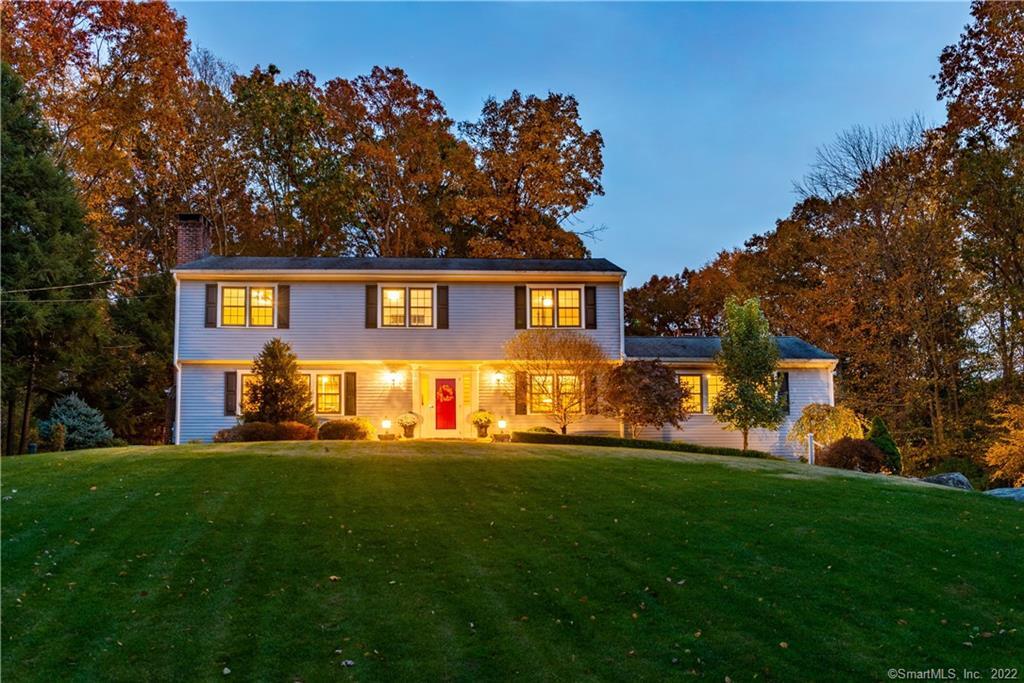 17 Boulder Brook Drive — exterior photo
