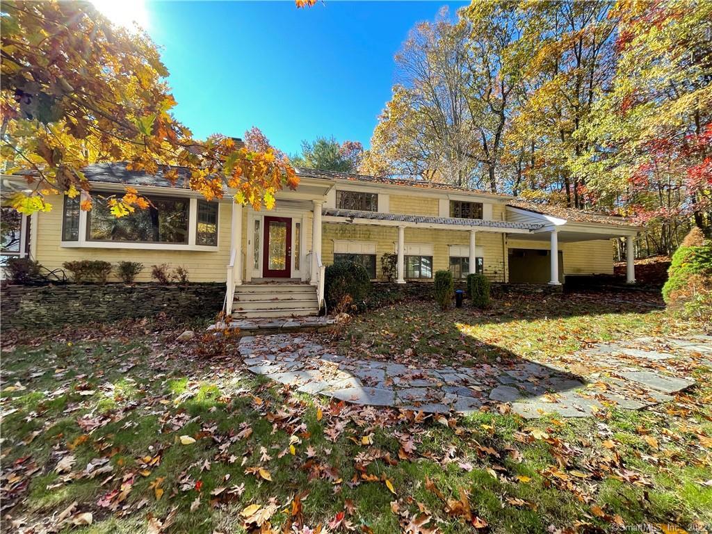 25 Parting Brook Road, New Canaan, CT 06840