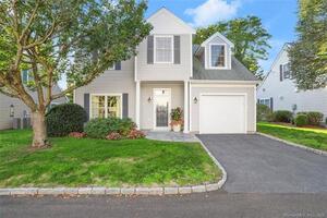 16 Village Court, Unit 16