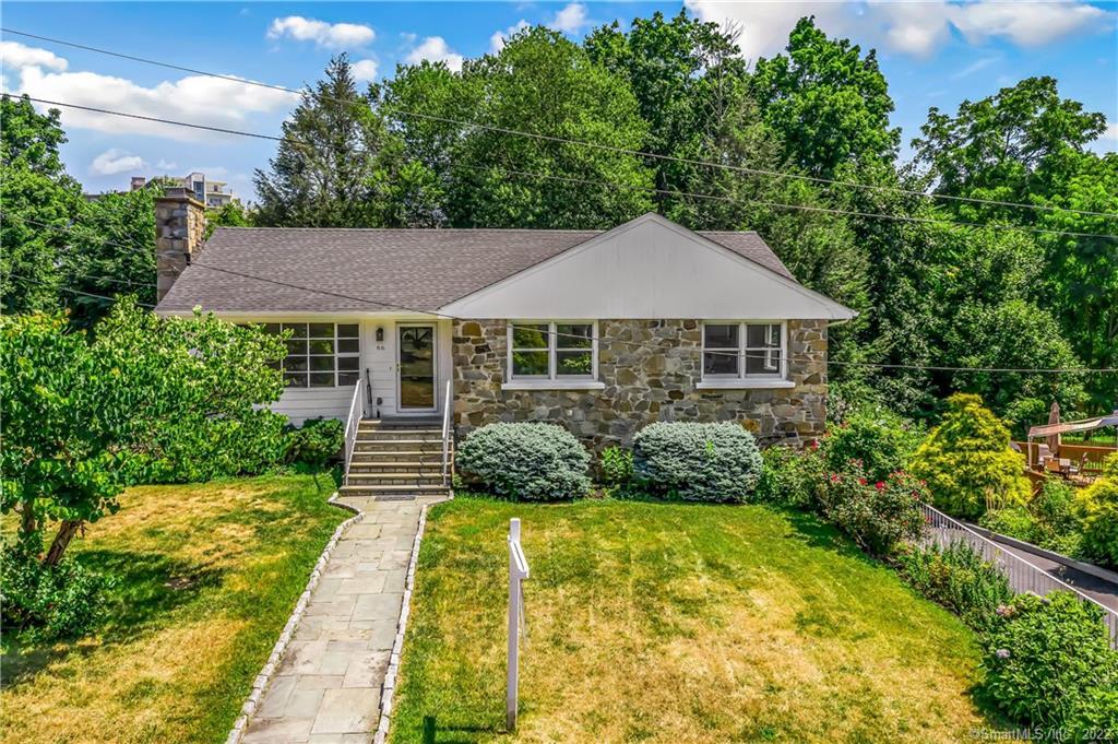 66 Rosemere Avenue — exterior photo
