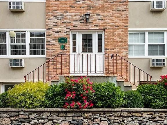 1309 Hope Street, Unit B4 — exterior photo